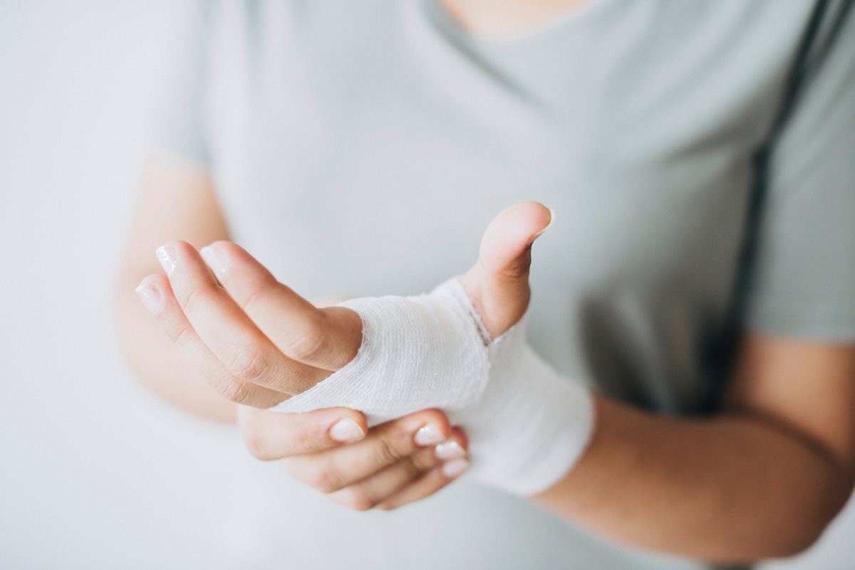 Understanding the Difference Between Custom Splinting and Casting for Hand Injuries
